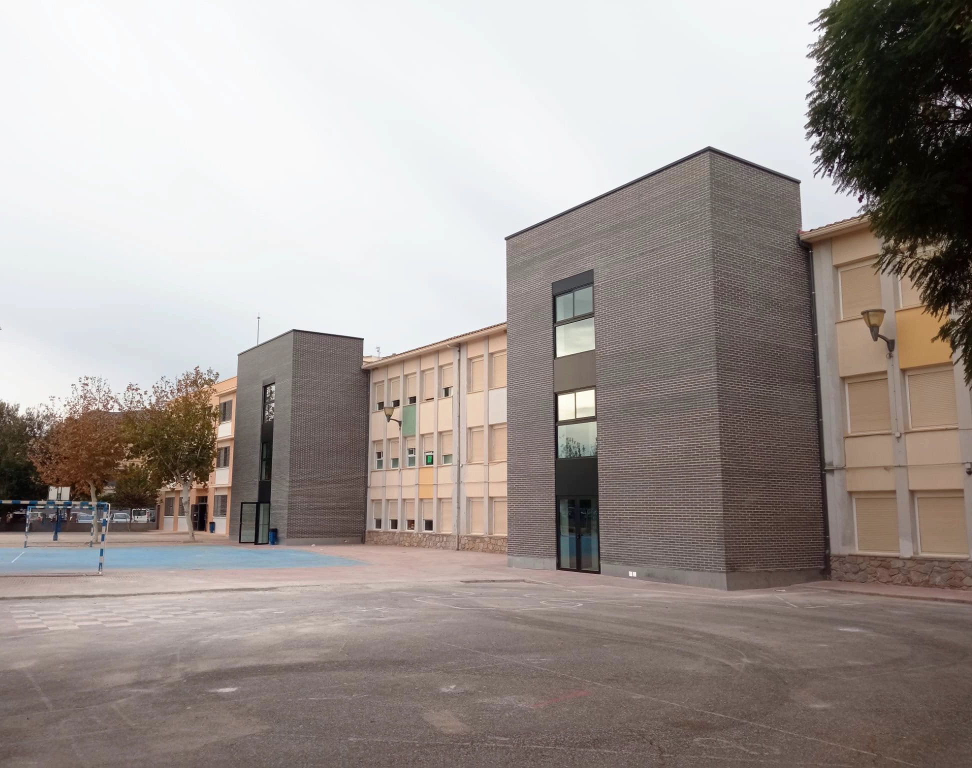 Fachada del CEIP Sagrados Corazones de Redován