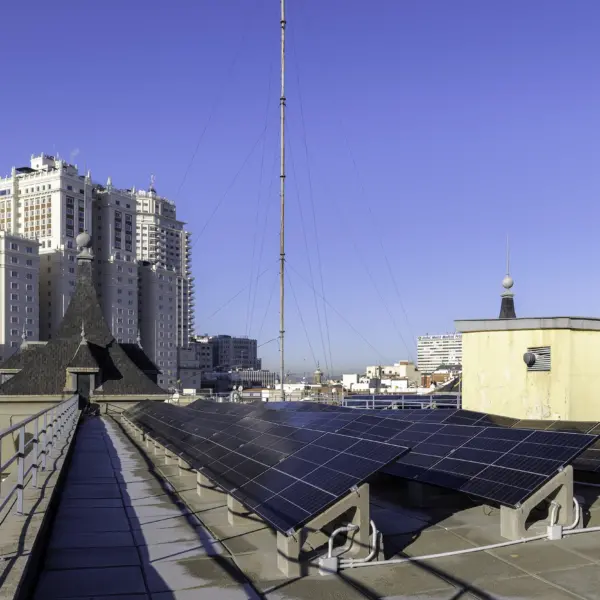 Mejora de la sede del Ministerio de Justicia de la instalación solar fotovoltaica e infraestructura de recarga de vehículos eléctricos.